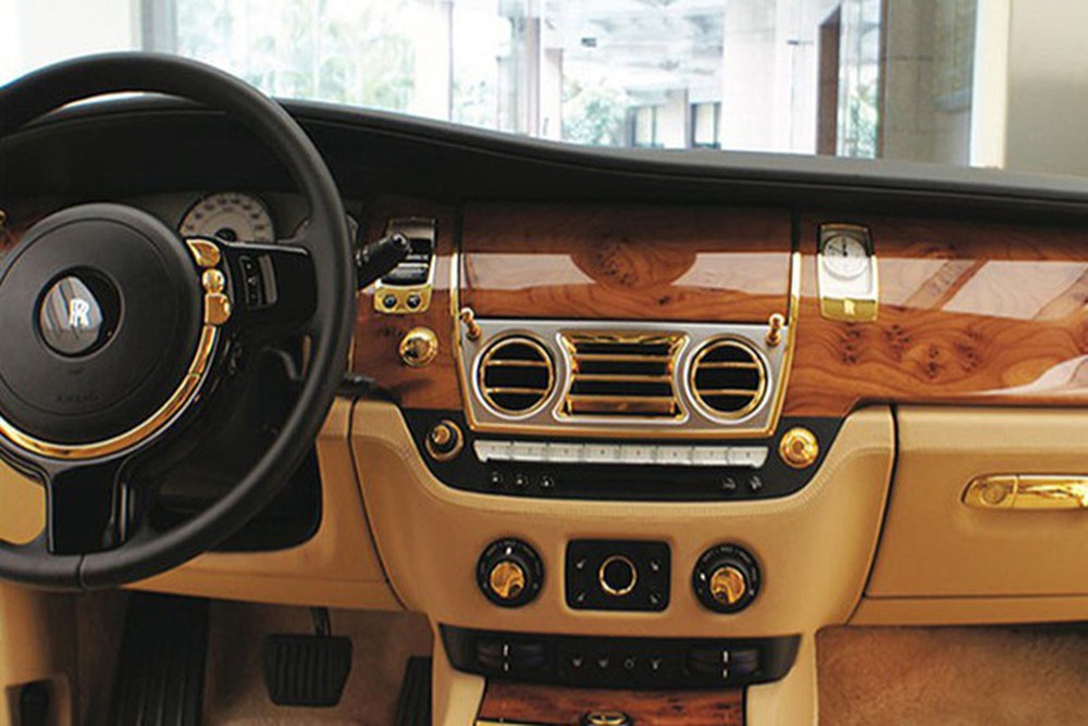 Sắp bán đấu giá siêu xe Roll-Royce mạ vàng của ông Trịnh Văn Quyết