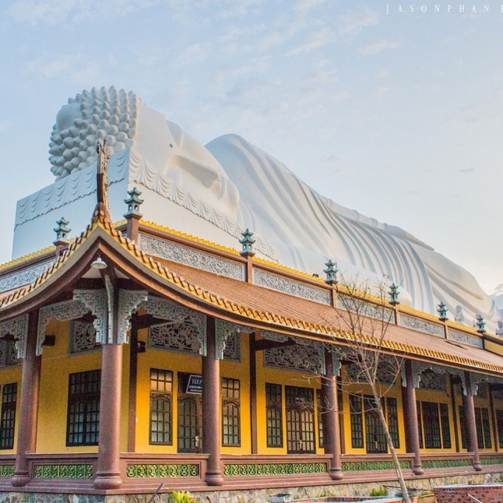Ngôi chùa cổ 300 tuổi có tượng Phật nằm trên mái dài nhất châu Á ở Bình Dương - Ảnh 3.