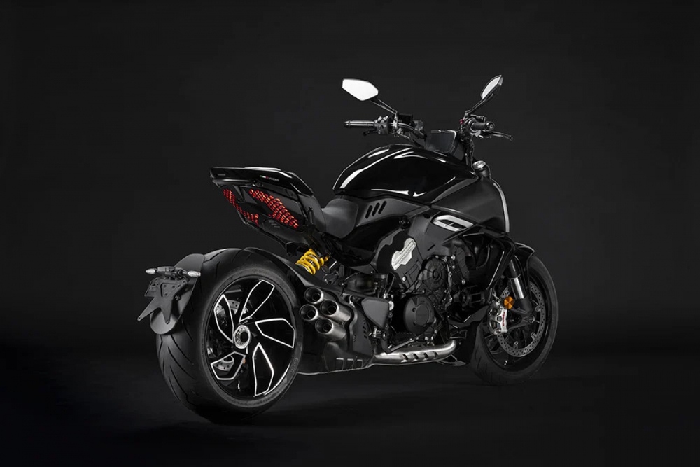 Ducati Diavel V4 2023 lột xác với diện mạo hoàn toàn mới - Ảnh 11.