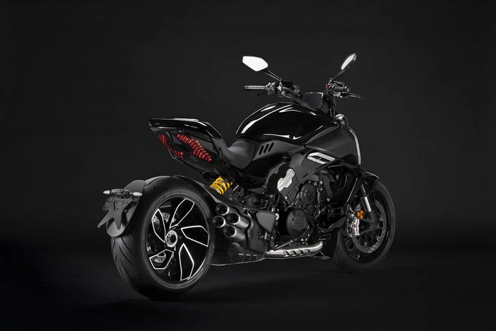 Ducati Diavel V4 2023 lột xác với diện mạo hoàn toàn mới - Ảnh 2.