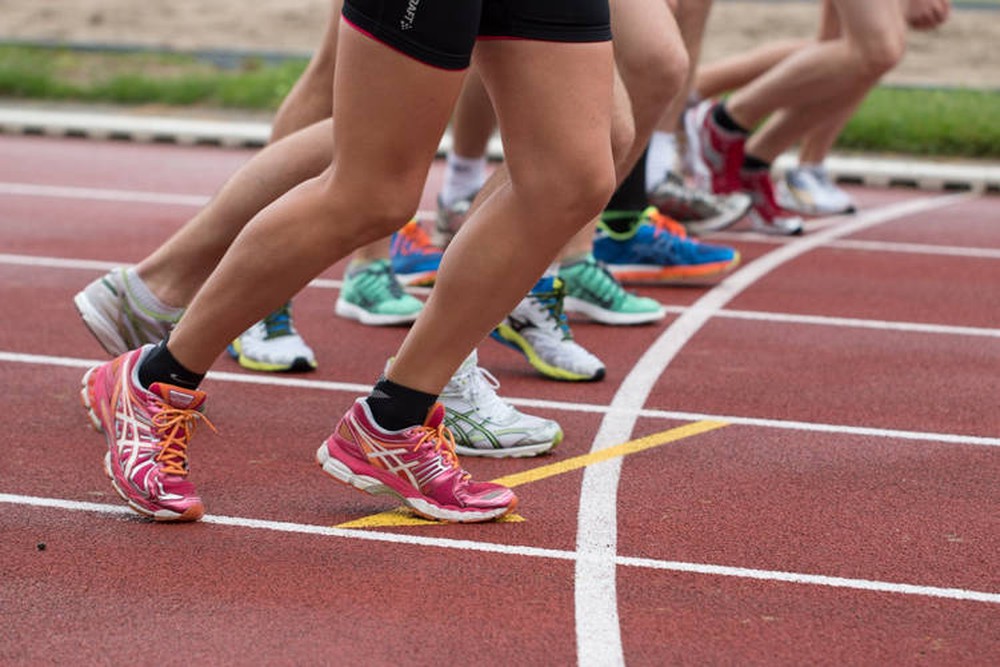 Kỷ lục thế giới mới: Người phụ nữ 82 tuổi chạy 125km trong vòng 24 giờ - Ảnh 1.
