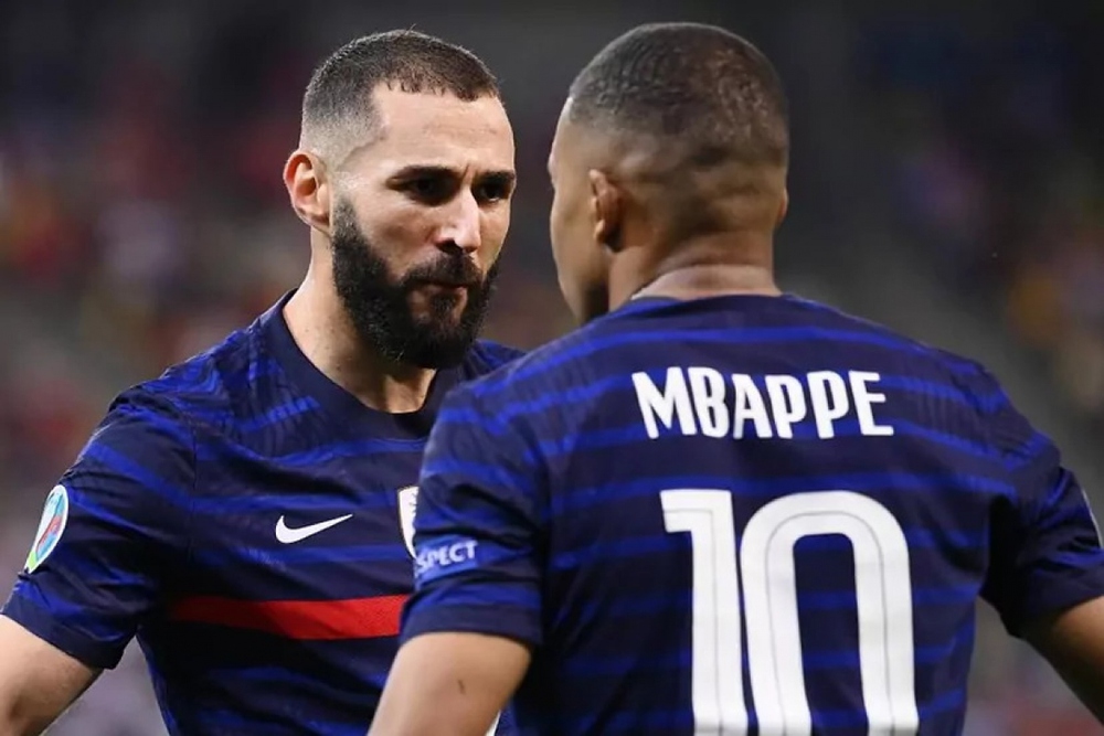 Danh sách ĐT Pháp dự World Cup 2022: Quả bóng Vàng Benzema và Mbappe lĩnh xướng - Ảnh 1.