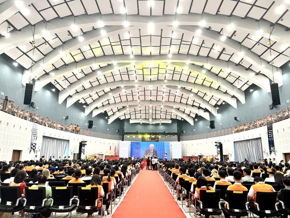 Khánh thành trường đại học hiện đại nhất Việt Nam tại Bình Dương - Ảnh 2.