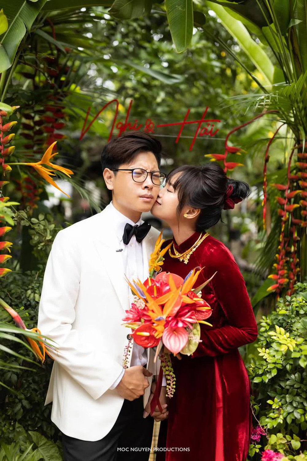 Nhan sắc cô dâu của hội streamer đình đám: Xoài Non xinh miễn bàn, “bà chủ kênh” Mixi cực ra dáng