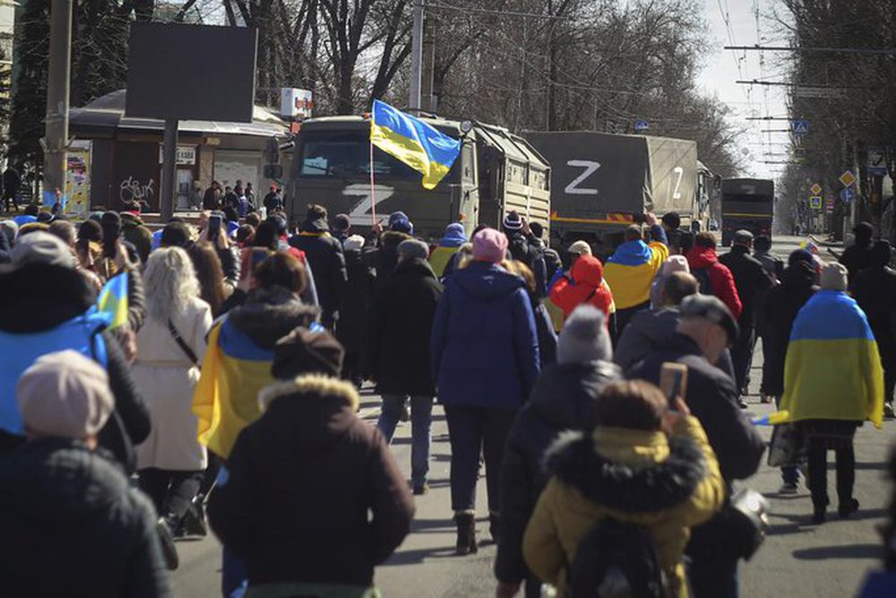 Ukraine tiếp cận Kherson, Mỹ chuyển vũ khí chưa từng sử dụng - Ảnh 2.