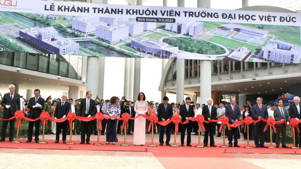 Khánh thành trường đại học hiện đại nhất Việt Nam tại Bình Dương - Ảnh 1.
