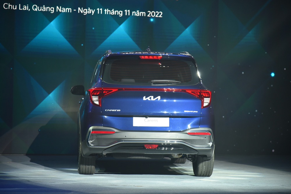 Ra mắt Kia Carens 2023 tại Việt Nam: Giá từ 619 triệu, 7 phiên bản, lột xác làm khó vua doanh số Xpander - Ảnh 12.