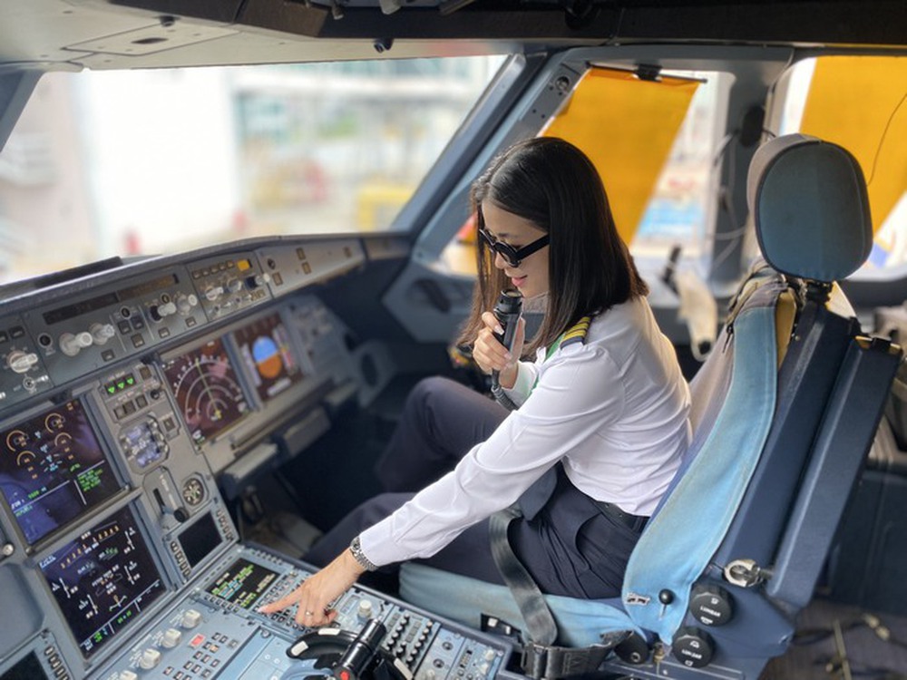 Cuộc sống của nữ diễn viên Việt đầu tiên trở thành phi công bây giờ ra sao? - Ảnh 2. Cuộc sống của nữ diễn viên Việt đầu tiên trở thành phi công bây giờ ra sao? - Ảnh 2.