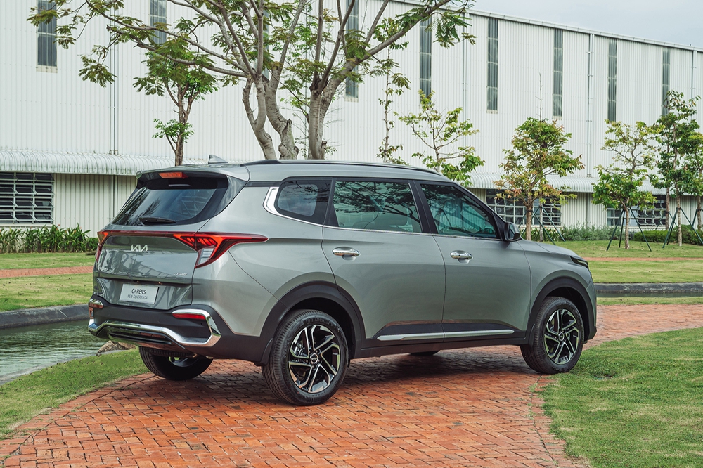 Kia Carens đấu Mitsubishi Xpander tại Việt Nam: SUV Hàn đối mặt MPV quốc dân từ Nhật trong tầm giá 650 triệu - Ảnh 5.