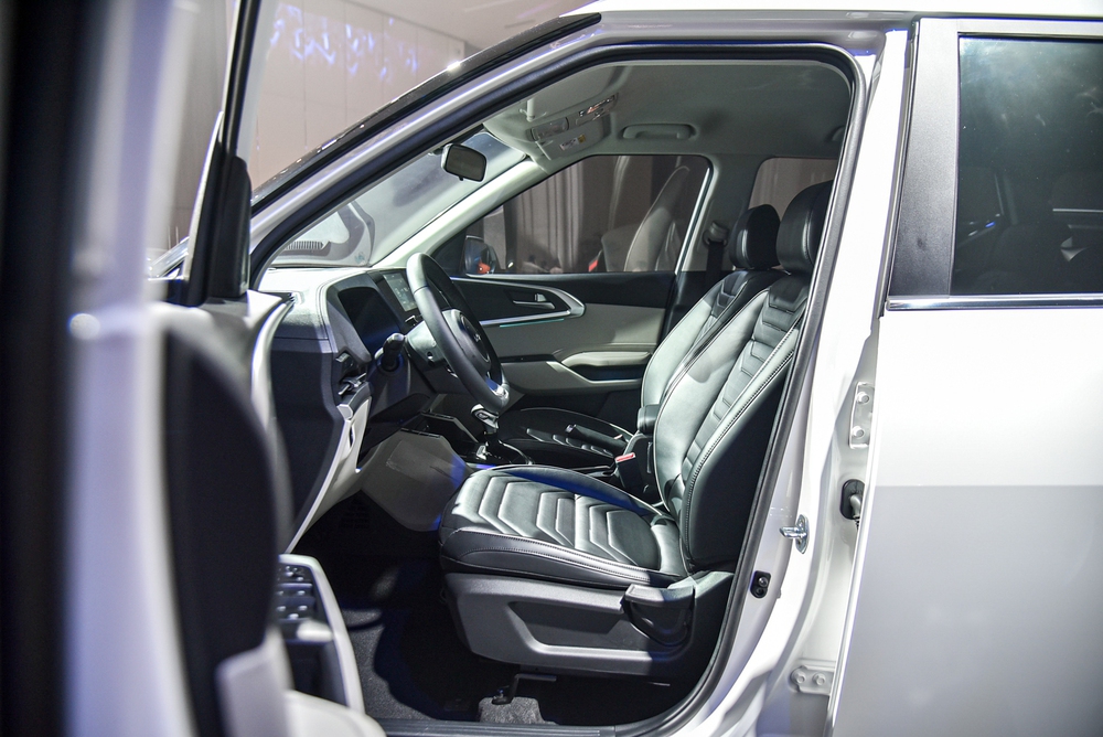 Chi tiết Kia Carens bản chiến lược giá 699 triệu đồng: Co kéo trang bị để có giá cạnh tranh Veloz, Xpander - Ảnh 19. Chi tiết Kia Carens bản chiến lược giá 699 triệu đồng: Co kéo trang bị để có giá cạnh tranh Veloz, Xpander - Ảnh 19.