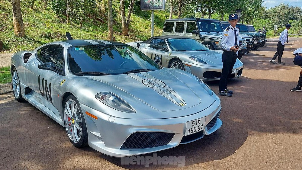 Ferrari F12 Berlinetta độ độc nhất Việt Nam - Ảnh 8.