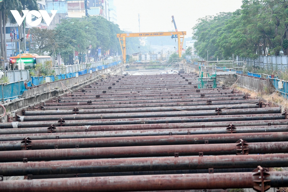 Nhiều lô cốt của dự án đường sắt Nhổn - ga Hà Nội đắp chiếu - Ảnh 11.