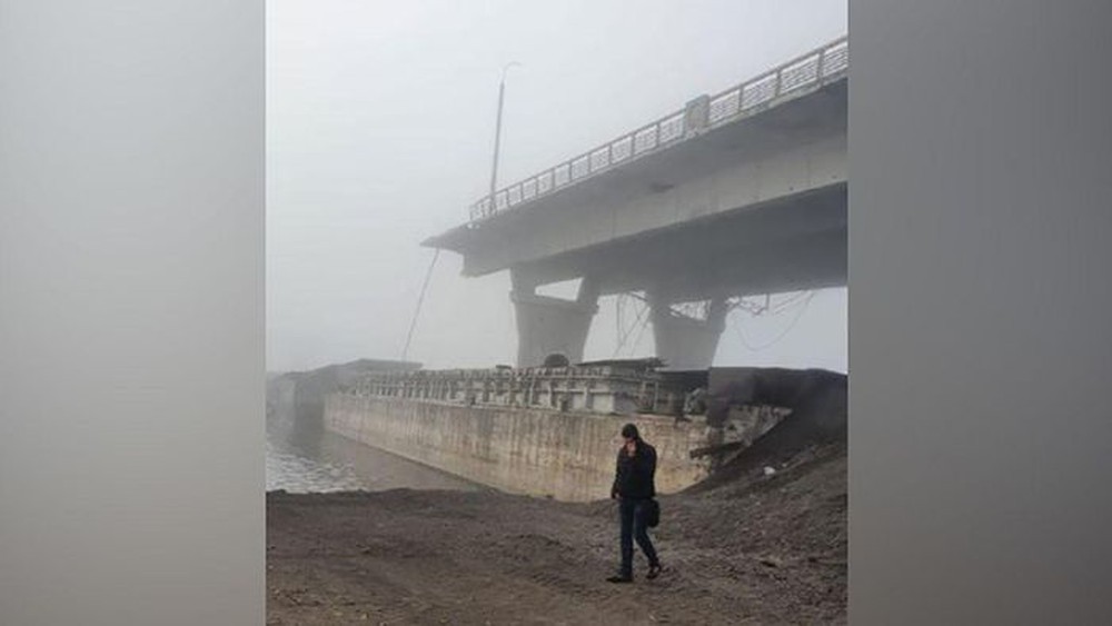 Ảnh vệ tinh tiết lộ 7 cây cầu ở Kherson bị phá hủy trong 24 giờ qua - Ảnh 2.