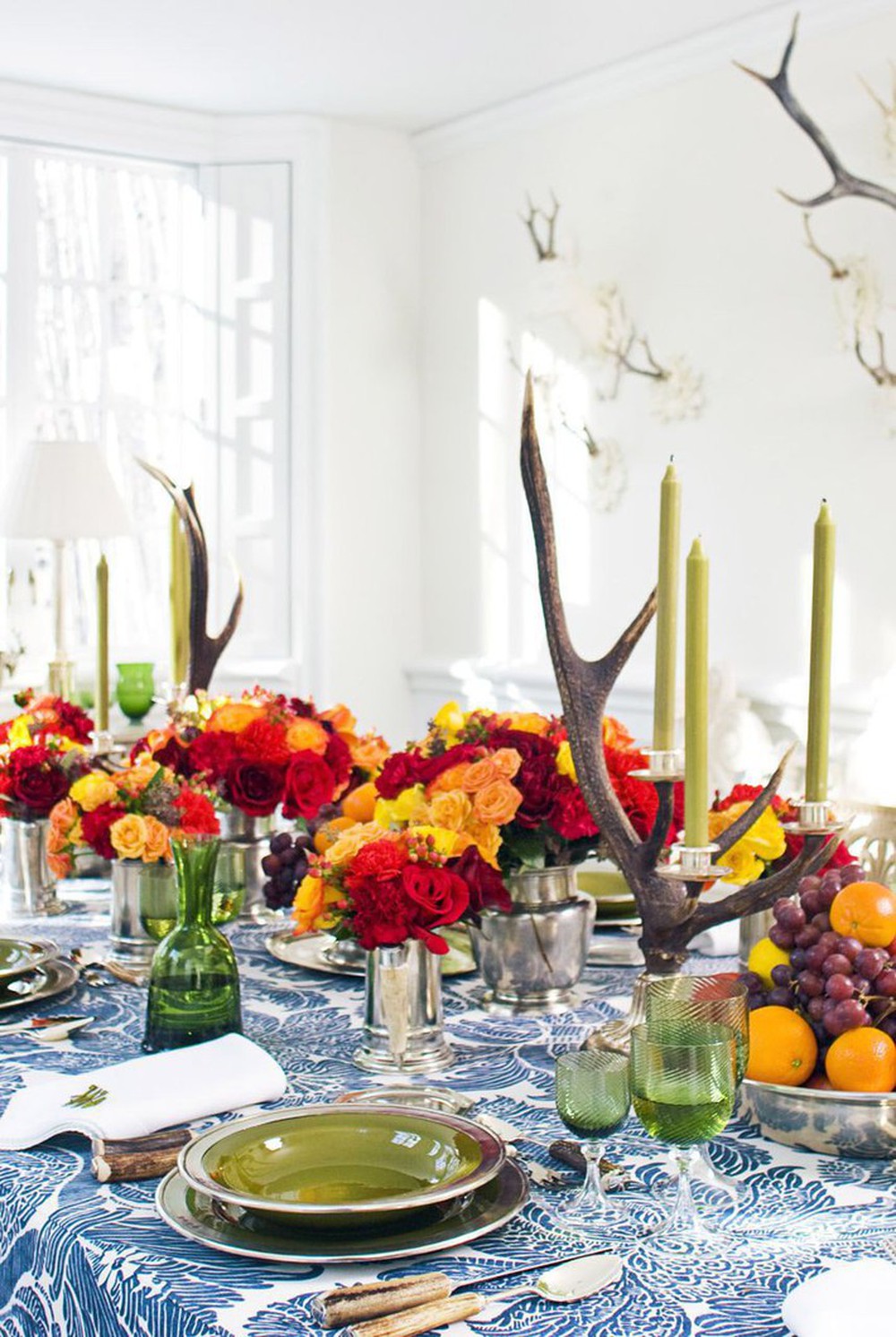 10 cách trang trí bàn ăn với hoa khiến mùa thu bừng sáng trong nhà của bạn - Ảnh 5.