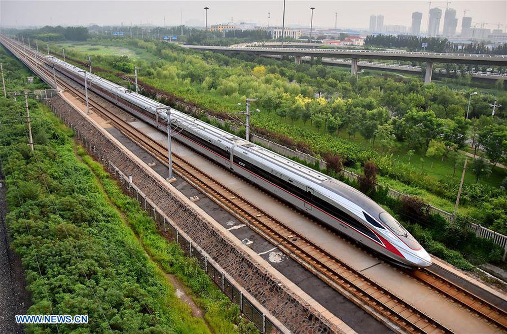 Sự phát triển kinh ngạc của đường sắt cao tốc Trung Quốc: Châu Âu mất nhiều thập kỷ, TQ chỉ mất vài năm - Ảnh 1.