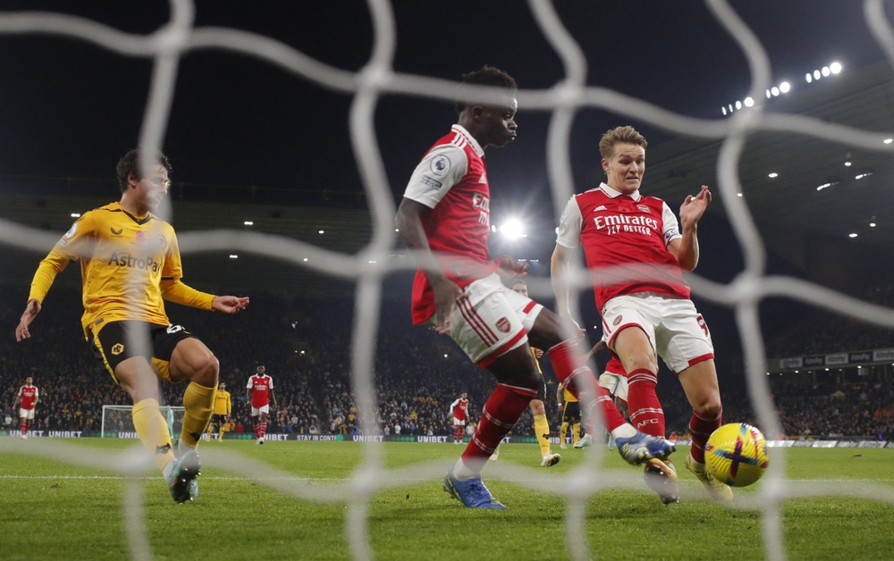 Arsenal cho Man City hít khói trong cuộc đua vô địch Ngoại hạng Anh - Ảnh 6.