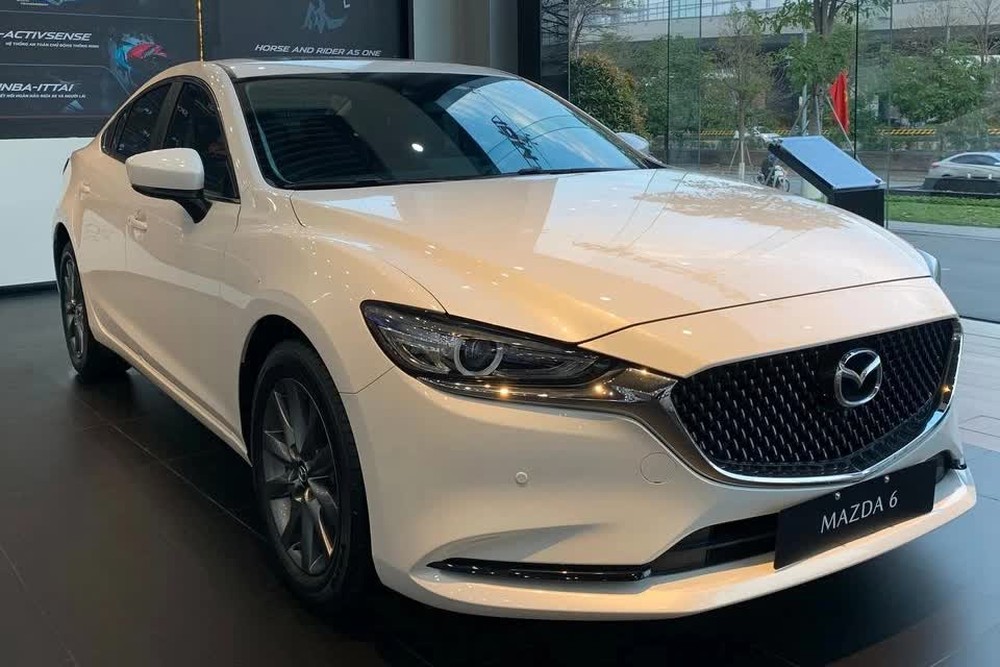 Xáo trộn ngôi vua doanh số các phân khúc xe tại Việt Nam: Everest và Mazda6 tạo kỳ tích - Ảnh 3.