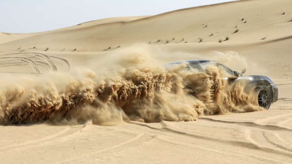 Porsche 911 Dakar với khả năng vượt địa hình sẽ ra mắt ngày 16/11 - Ảnh 4.