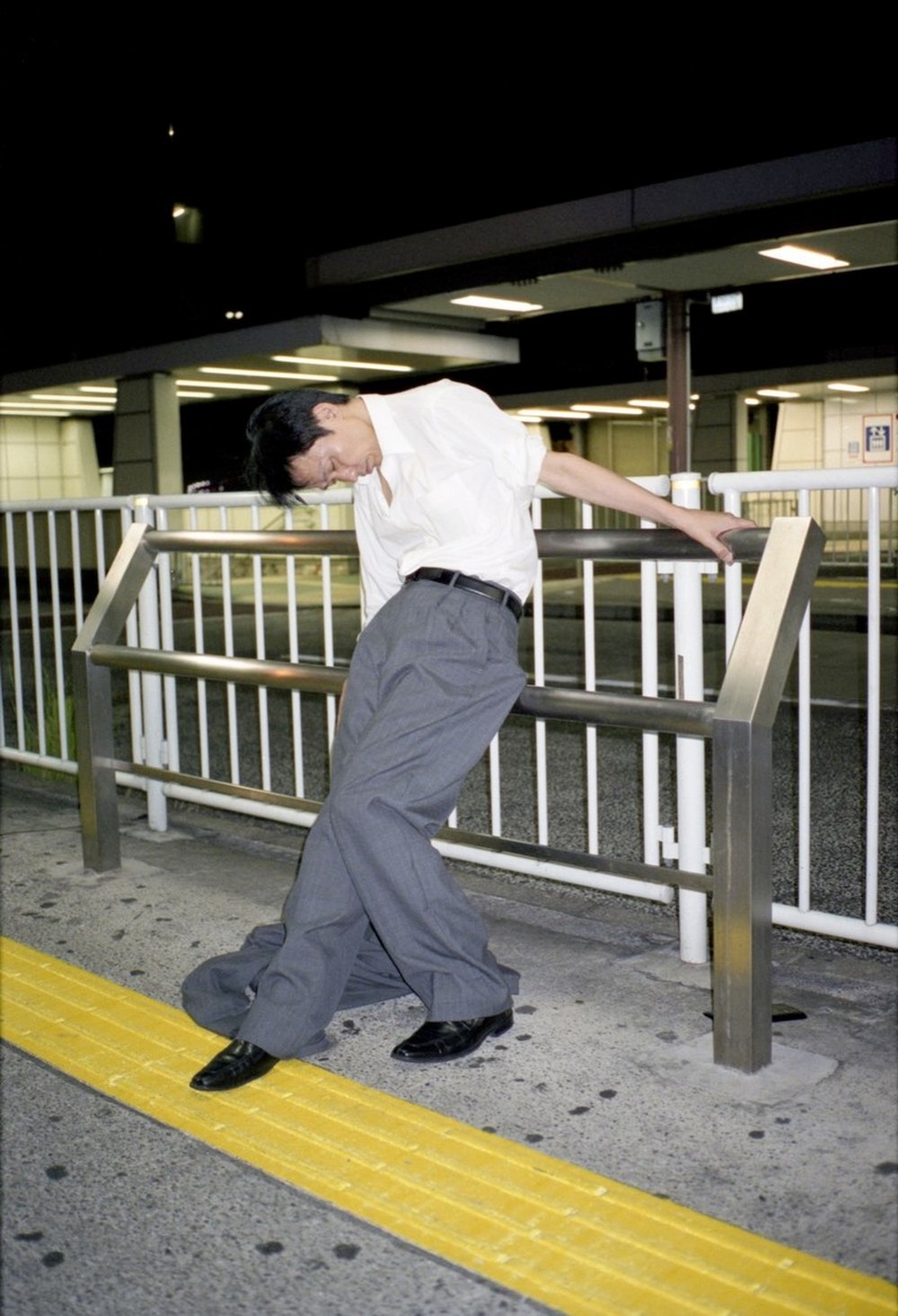 Làm việc 60 giờ một tuần thì như thế nào? Bộ ảnh chứng minh sự kiệt sức của dân văn phòng Nhật Bản - Ảnh 9.