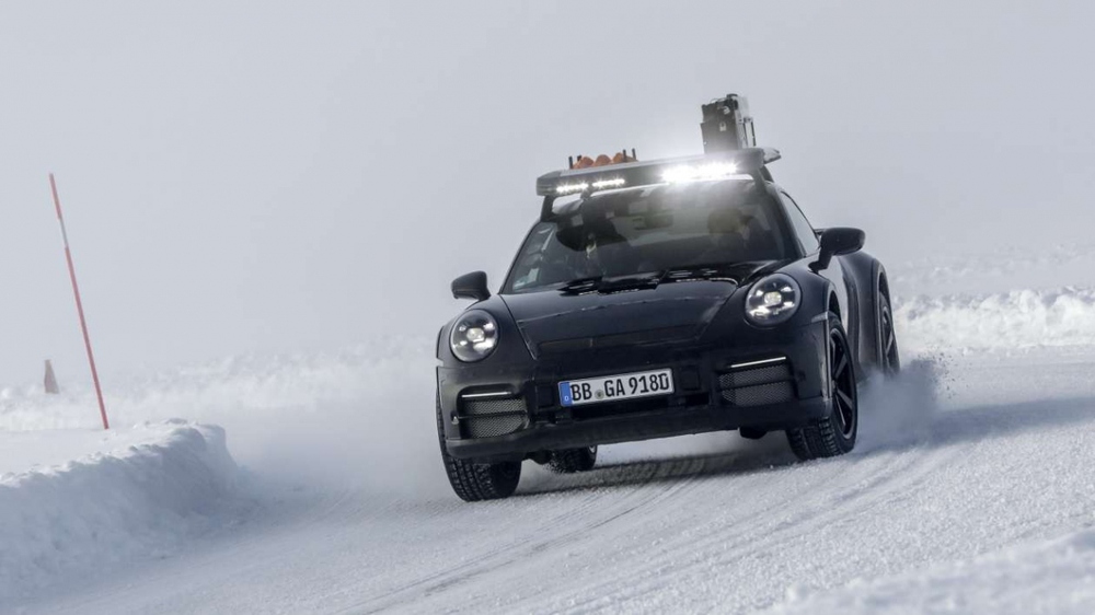 Porsche 911 Dakar với khả năng vượt địa hình sẽ ra mắt ngày 16/11 - Ảnh 10.