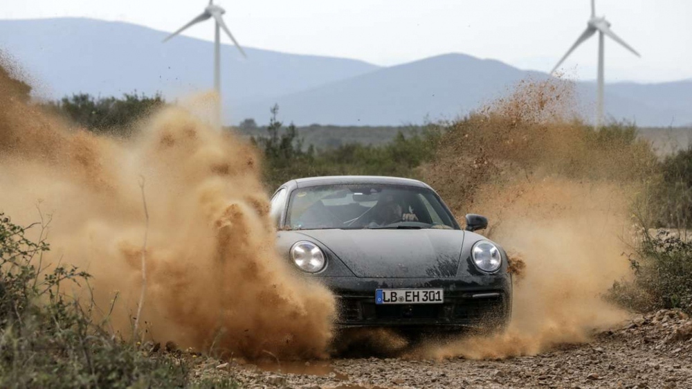 Porsche 911 Dakar với khả năng vượt địa hình sẽ ra mắt ngày 16/11 - Ảnh 7.