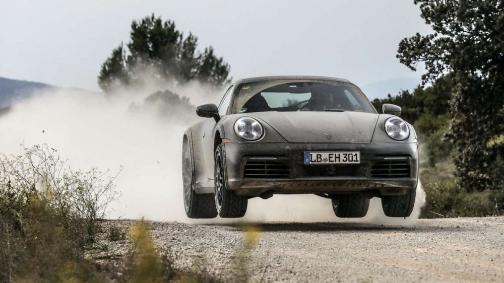 Porsche 911 Dakar với khả năng vượt địa hình sẽ ra mắt ngày 16/11 - Ảnh 6.