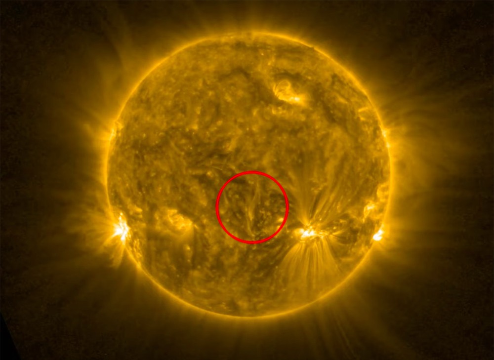 Ghi lại được cảnh rắn plasma trườn trên bề mặt Mặt Trời với tốc độ 612.000 km/h - Ảnh 2.