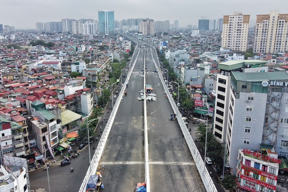 Hà Nội: Cận cảnh dự án đường Vành đai 2 gần 10.000 tỷ đồng trước ngày thông xe - Ảnh 12.