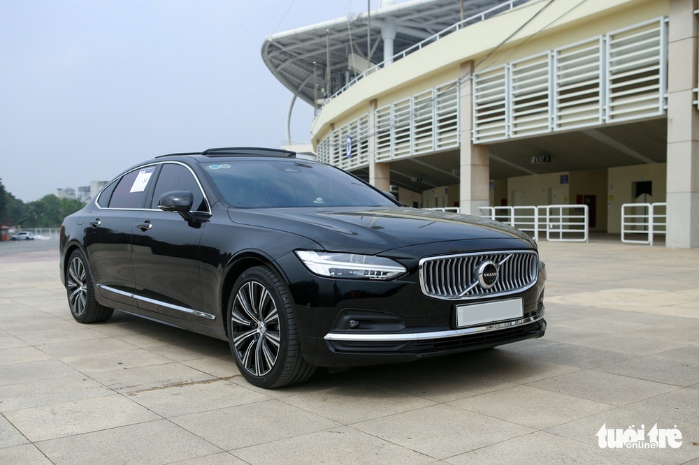 Chủ xe Volvo S90: Xe nhiều tính năng an toàn, thiết kế lâu lỗi mốt - Ảnh 7.