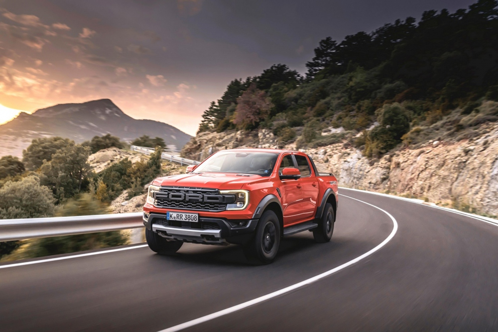 Ford Ranger Raptor 2023 cập bến châu Âu chỉ có 288 mã lực - Ảnh 7.