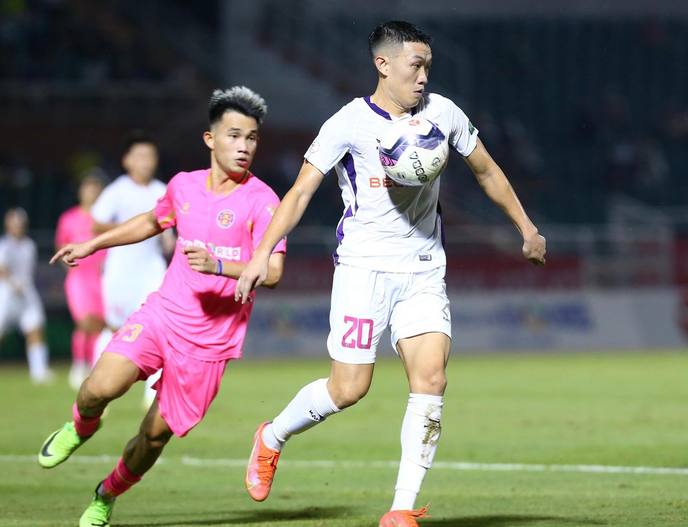 Cầu thủ Sài Gòn FC bật khóc khi phải xuống chơi giải hạng Nhất - Ảnh 3.