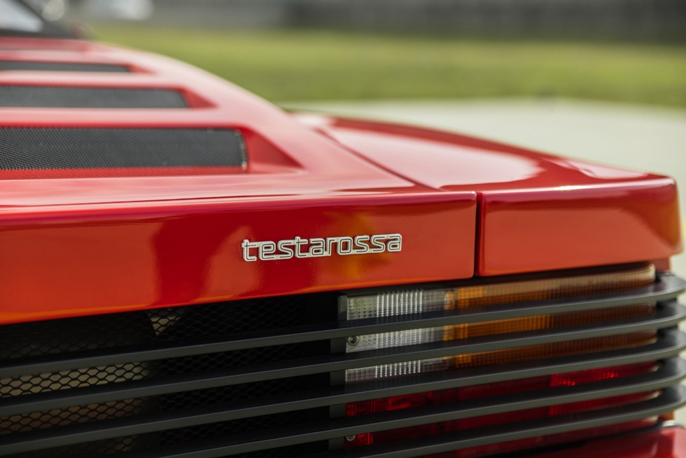 Ferrari Testarossa từng của Elton John được bán với giá 300000 USD  Ôtô