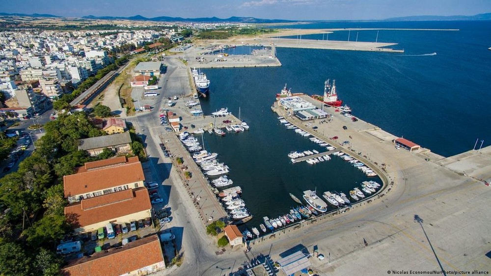 Tại cảng Piraeus lớn nhất của Hy Lạp, Trung Quốc là ông chủ - Ảnh 2.