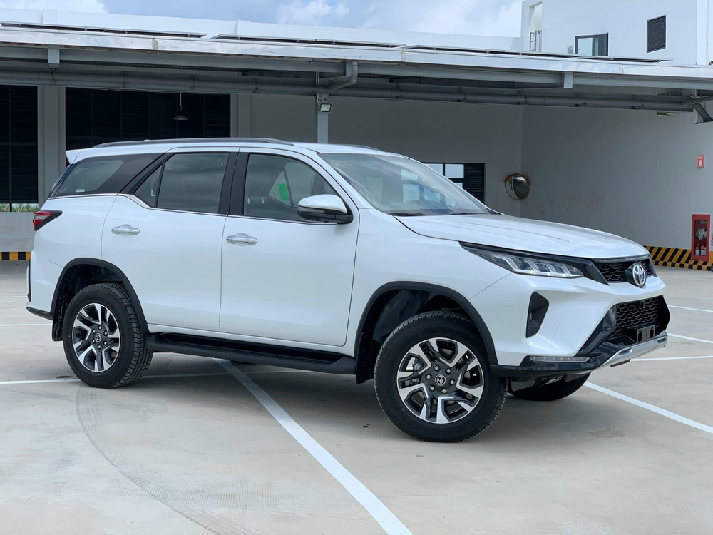 Toyota Fortuner 2022 thêm trang bị, giá tăng cao nhất 42 triệu đồng tại Việt Nam - Ảnh 3.