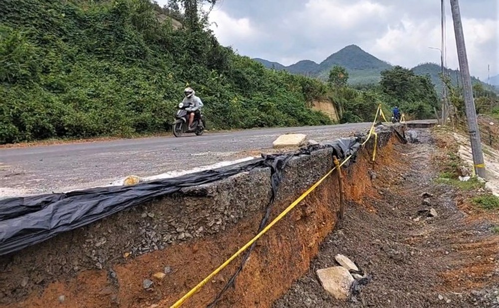 Ngỡ ngàng với đường hơn 700 tỉ chưa làm xong đã đứt gãy - Ảnh 1.