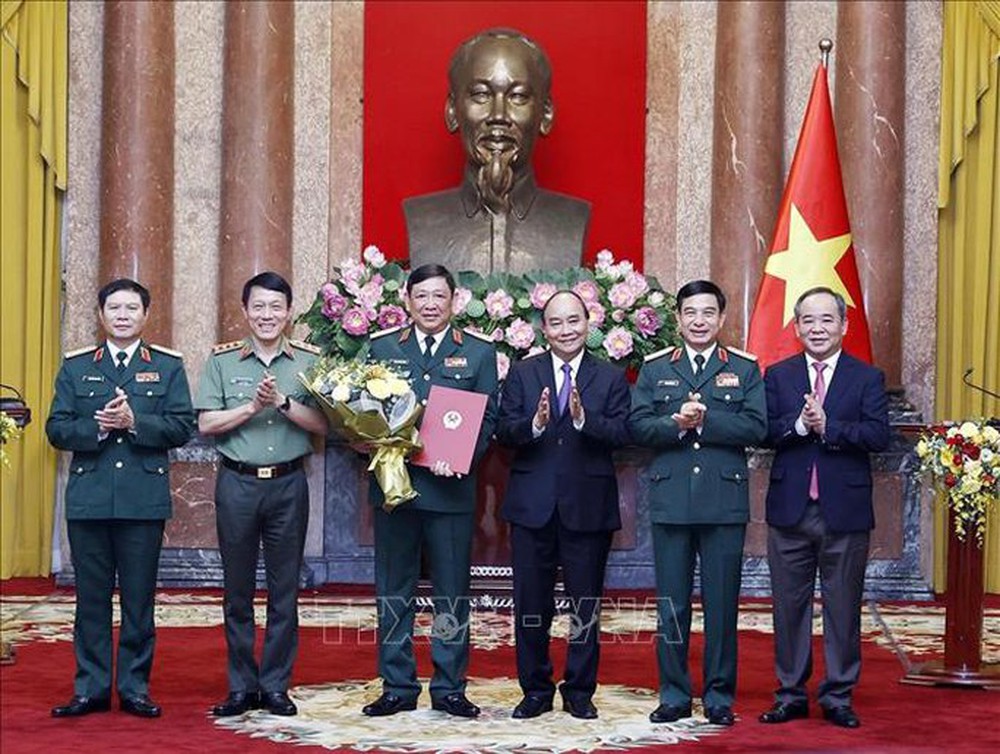 Chủ tịch nước Nguyễn Xuân Phúc trao quyết định thăng quân hàm Thượng tướng quân đội - Ảnh 2.