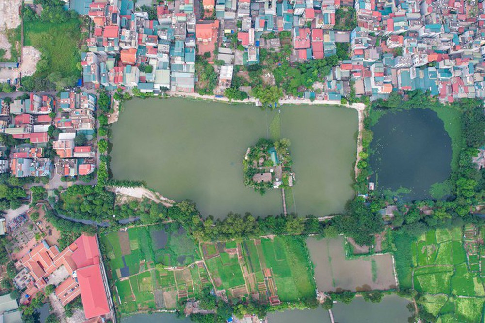 Cận cảnh những hồ nước ở Hà Nội nguy cơ bị khai tử để làm nhà, làm đường - Ảnh 6.