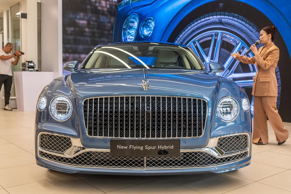 Ra mắt Bentley Flying Spur Hybrid: Giá từ 16,8 tỷ đồng, xe xanh siêu sang đầu tiên Việt Nam - Ảnh 6.