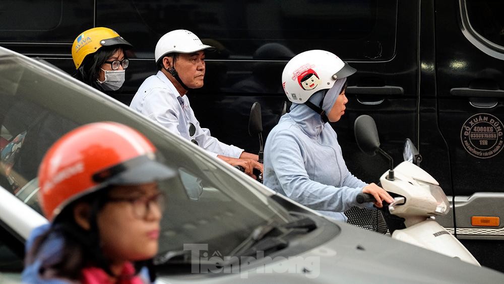 Người Hà Nội ngộp thở vì chôn chân trên đường vành đai 3 từ sáng đến tối - Ảnh 5.