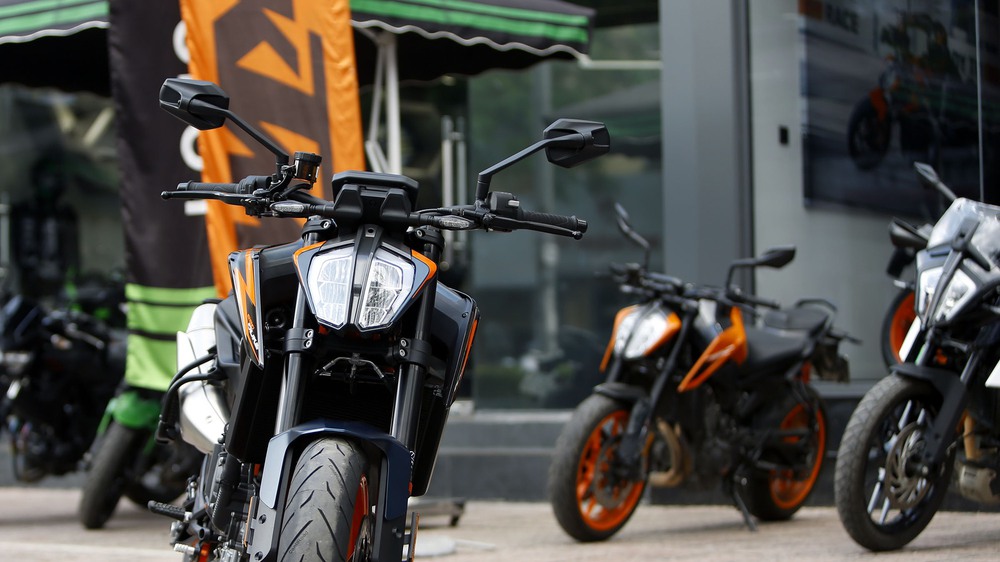 Thế giới 2 bánh: KTM 890 Duke R – Món lạ Châu Âu - Ảnh 1.