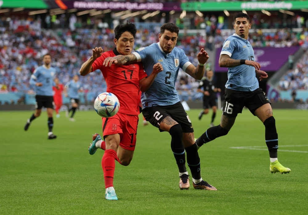 TRỰC TIẾP Uruguay 0 - 0 Hàn Quốc: Đại diện châu Á dồn ép nghẹt thở - Ảnh 1.