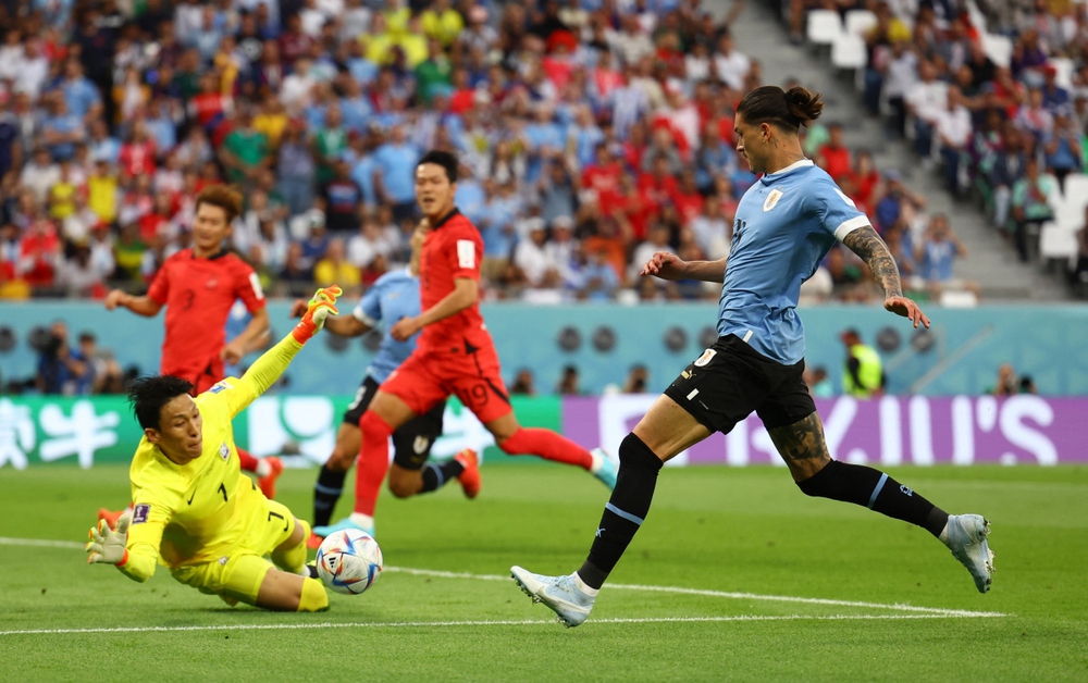 TRỰC TIẾP Uruguay 0 - 0 Hàn Quốc: Đại diện châu Á dồn ép nghẹt thở - Ảnh 1.
