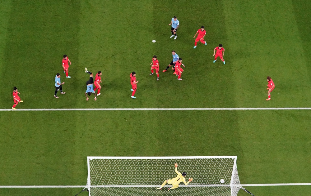 TRỰC TIẾP Uruguay 0 - 0 Hàn Quốc: Cột dọc cứu thua cho đội bóng xứ sở kim chi - Ảnh 2.