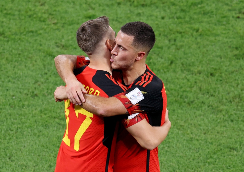 De Bruyne, Hazard mờ nhạt khi ĐT Bỉ thắng nhọc Canada - Ảnh 6.