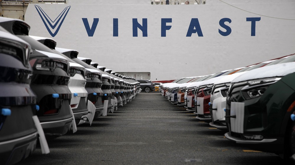Chùm ảnh: VinFast xuất khẩu những mẫu xe điện đầu tiên sang Mỹ - Ảnh 8.