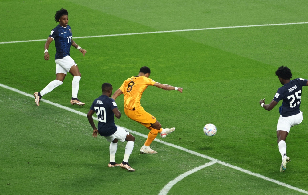 TRỰC TIẾP Hà Lan 1 - 0 Ecuador: Siêu phẩm nã đại bác - Ảnh 1.