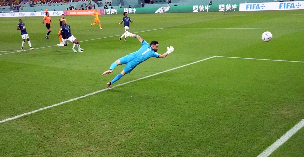 TRỰC TIẾP Hà Lan 1 - 0 Ecuador: Siêu phẩm nã đại bác - Ảnh 2.