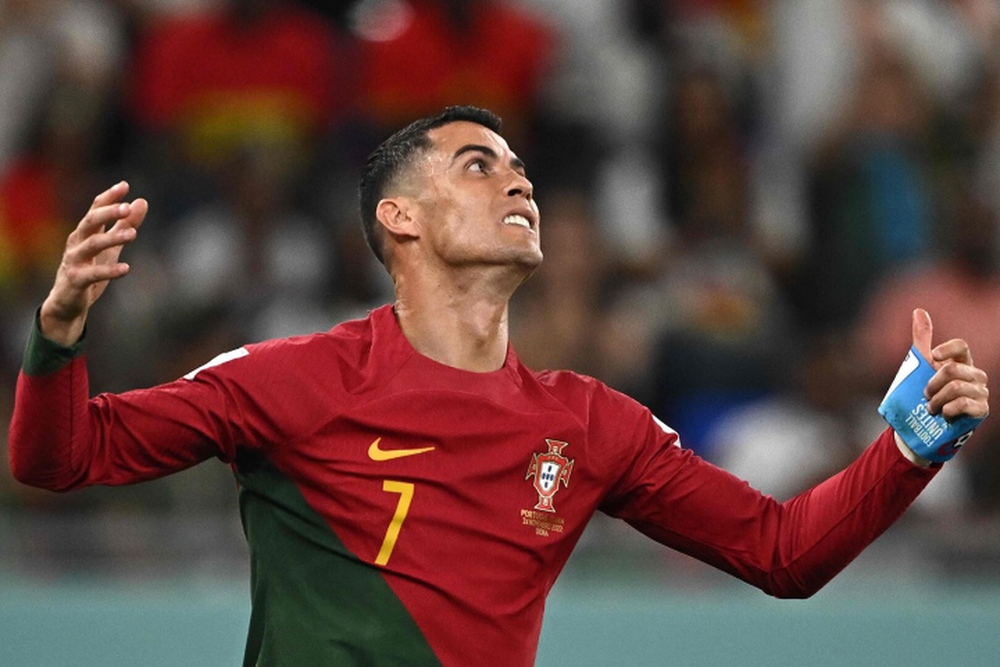 Ronaldo đi vào lịch sử, Bồ Đào Nha thắng kịch tính Ghana - Ảnh 2.
