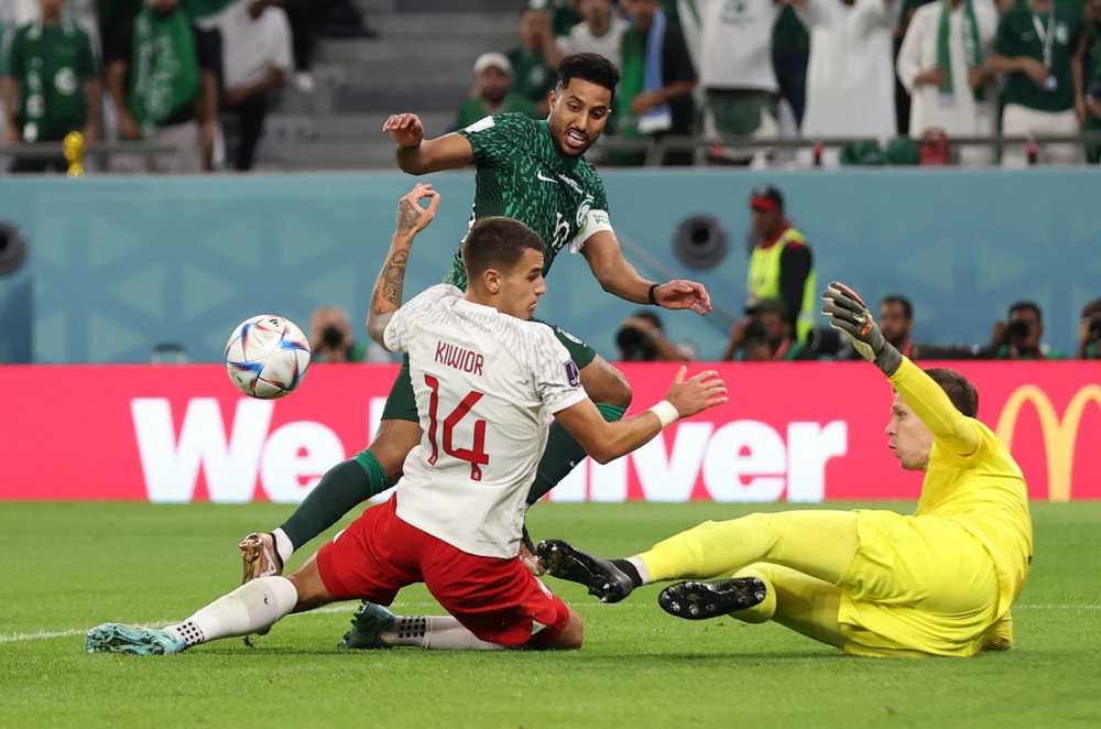 TRỰC TIẾP Ba Lan 1-0 Saudi Arabia: Xà ngang, cột dọc liên tiếp cứu thua - Ảnh 1.