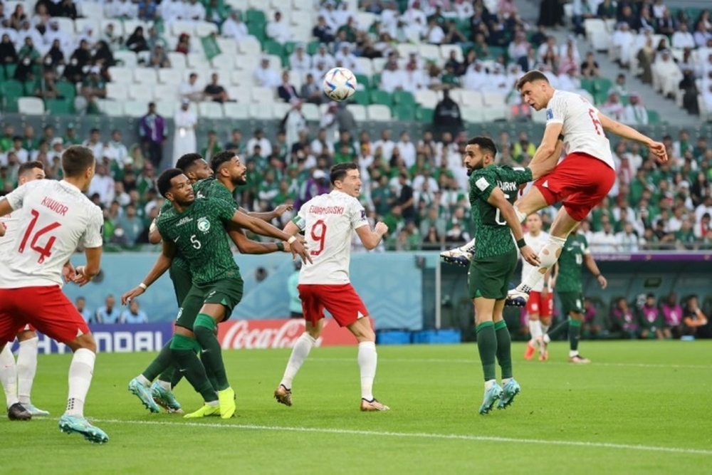 Lewandowski chói sáng, Ba Lan đánh bại Ả Rập Xê Út - Ảnh 1.